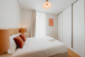 Lisbon Orange House - Elegant Two-Bedroom Apartment 1E